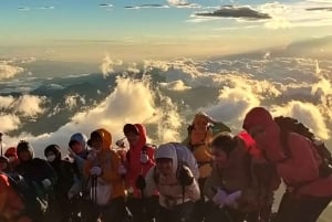 Mt. Fuji: 2-tägige Besteigung mit Hüttenaufenthalt, Mahlzeiten und heißen Quellen