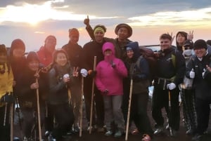 Mt. Fuji: 2-tägige Besteigung mit Hüttenaufenthalt, Mahlzeiten und heißen Quellen