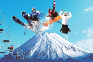 Experiencia de esquí en el monte Fuji: excursión de 1 día a la estación de esquí YETI y a un onsen