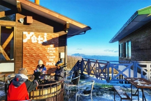Experiencia de esquí en el monte Fuji: excursión de 1 día a la estación de esquí YETI y a un onsen