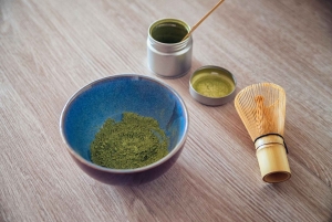Wintertheeplukken en traditionele matcha maken op de berg Fuji