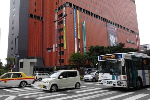 Nightlife & Bar Hopping Experience Fukuoka’s Urban Heartbeat