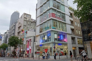 Nightlife & Bar Hopping Experience Fukuoka’s Urban Heartbeat