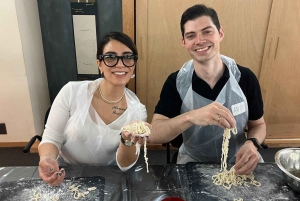 Elaboración de ramen desde cero + tour por Akihabara – Clase de cocina