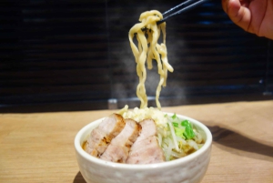 Elaboración de ramen desde cero + tour por Akihabara – Clase de cocina