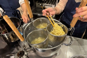 Elaboración de ramen desde cero + tour por Akihabara – Clase de cocina