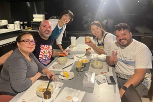 Elaboración de ramen desde cero + tour por Akihabara – Clase de cocina