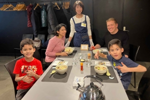 Elaboración de ramen desde cero + tour por Akihabara – Clase de cocina