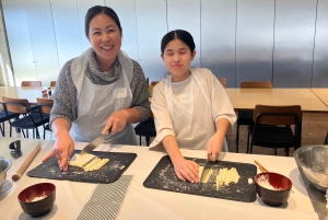 Elaboración de ramen desde cero + tour por Akihabara – Clase de cocina