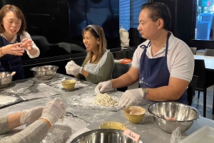 Elaboración de ramen desde cero + tour por Akihabara – Clase de cocina