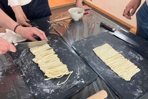 Elaboración de ramen desde cero + tour por Akihabara – Clase de cocina