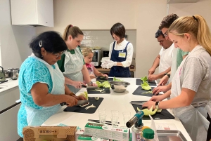 Elaboración de ramen desde cero + tour por Akihabara – Clase de cocina