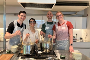 Elaboración de ramen desde cero + tour por Akihabara – Clase de cocina