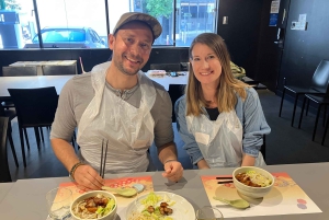 Elaboración de ramen desde cero + tour por Akihabara – Clase de cocina