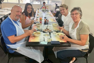 Elaboración de ramen desde cero + tour por Akihabara – Clase de cocina