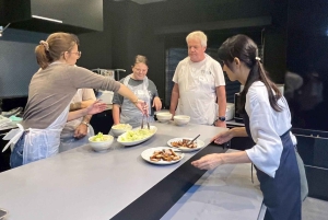 Elaboración de ramen desde cero + tour por Akihabara – Clase de cocina