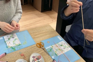 Romantisk Mizuhiki Knot och Omikuji Washi Charm Workshop Ueno