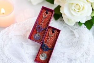 Romantisk Mizuhiki Knot och Omikuji Washi Charm Workshop Ueno