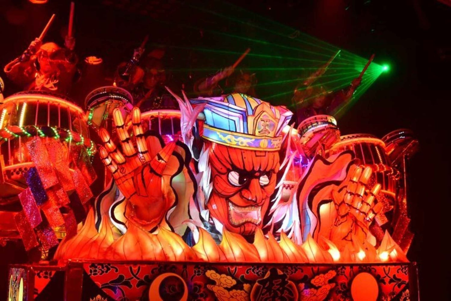 Spettacolo di intrattenimento a tema samurai a Shinjuku