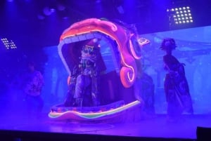 Amusementsshow met Samurai-thema in Shinjuku