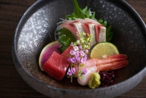 Shibuya Bar Hopping Tour (All-You-Can-Drink + Full Dinner)