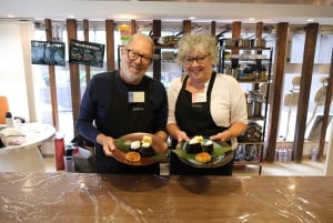 Shibuya Tokyo: Onigiri & Tamagoyaki Cooking Class