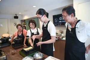 Shibuya Tokyo: Onigiri & Tamagoyaki Cooking Class