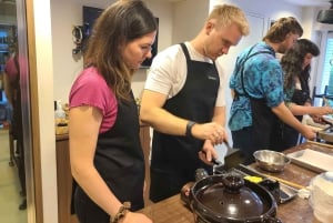 Shibuya Tokyo: Onigiri & Tamagoyaki Cooking Class