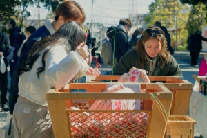 Shinjuku to Kawagoe: Tour with food Tasting & Photo Session