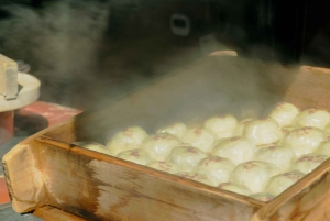 Shinjuku to Kawagoe: Tour with food Tasting & Photo Session