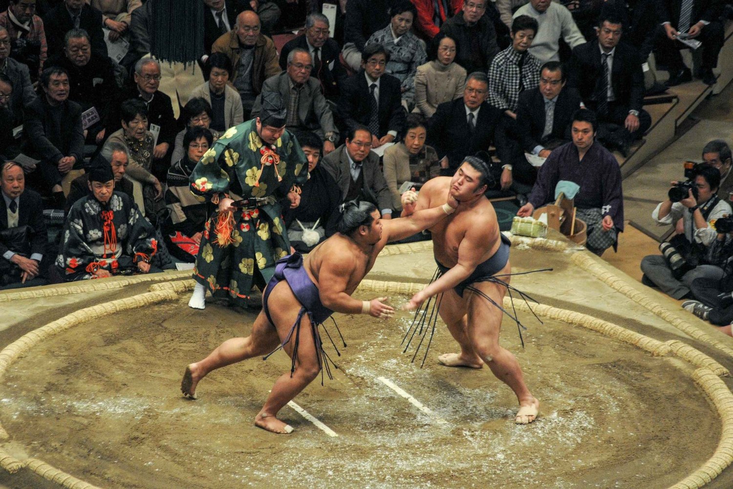 Tokyo : tournoi de sumo guidé avec place réservée