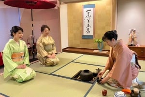 Tea ceremony experience in Japanese-style room 60min