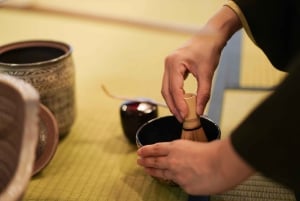 Tea ceremony experience in Japanese-style room 60min