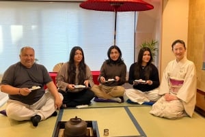 Tea ceremony experience in Japanese-style room 60min