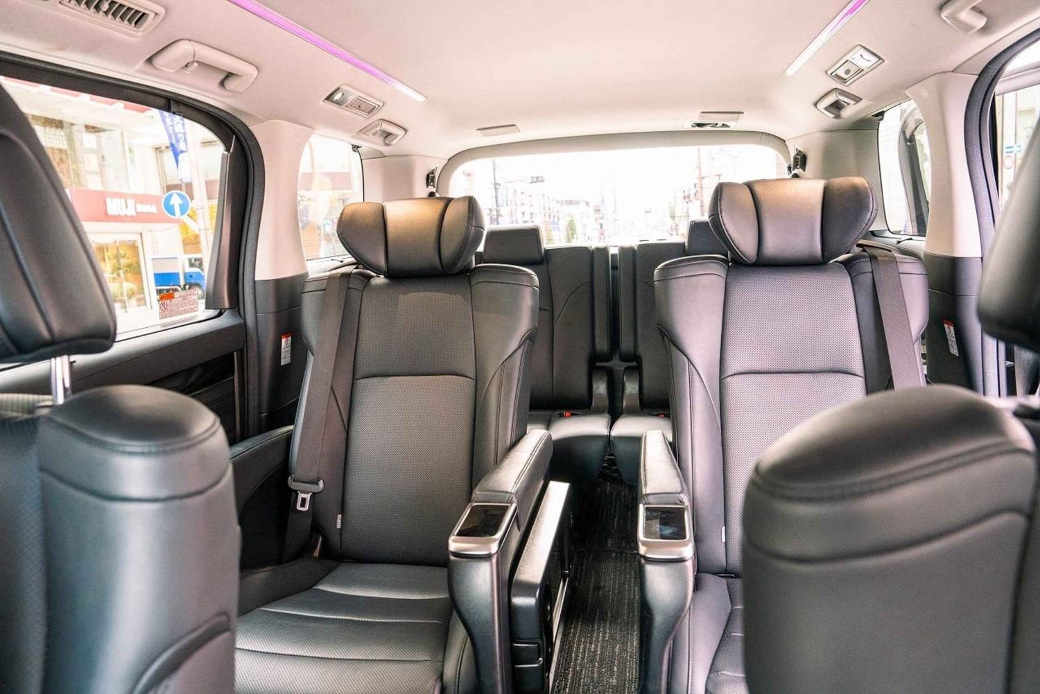 東京：専用車とガイド付き1日ハイライトツアー