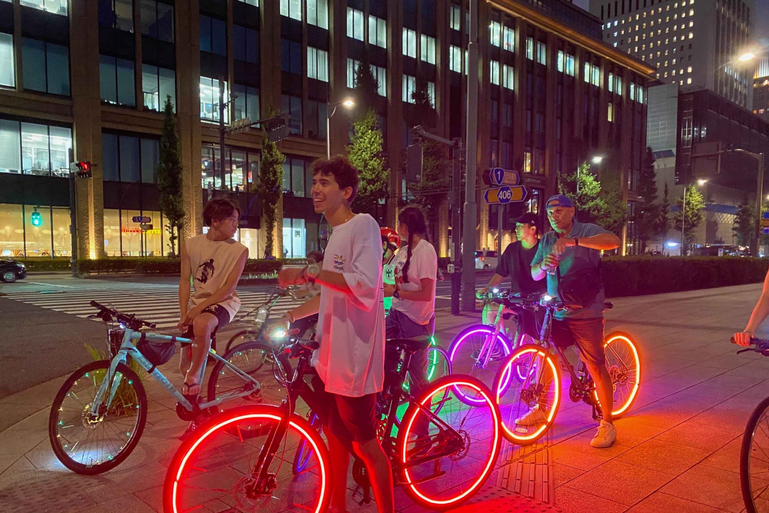 Tokio: 2-godzinna nocna wycieczka rowerowa po ukrytych perełkach miasta