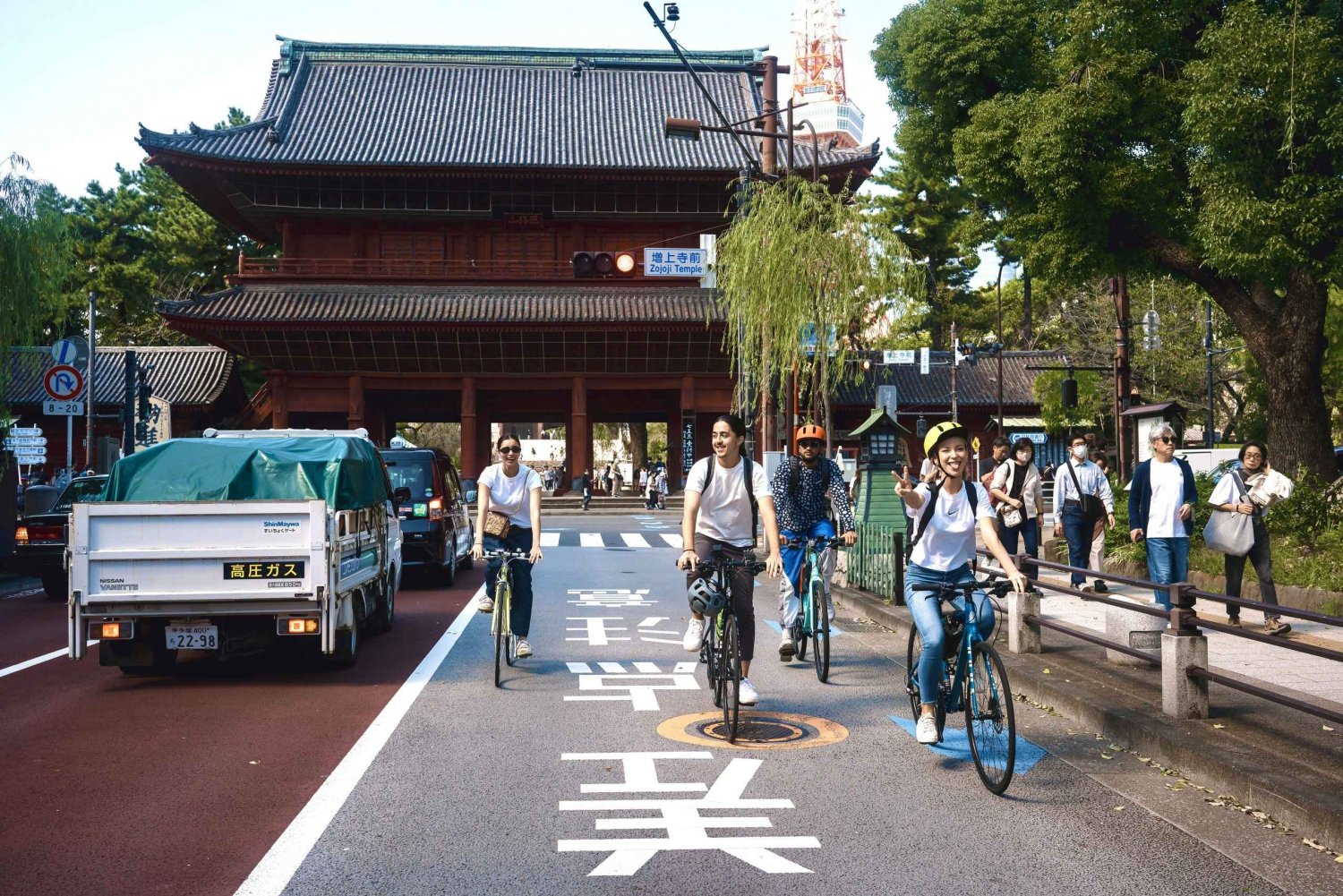 Tokyo: 3-Hour E-bike/Bike Tour of the City's Historic Sites