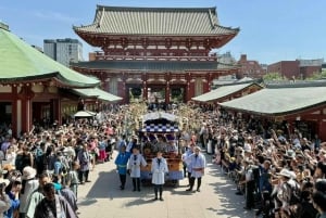 Tokyo: tour guidato del Santuario di Asakusa e del cimitero di Yanaka
