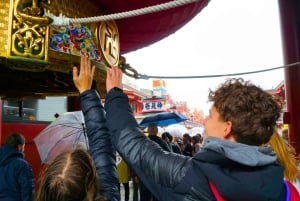Tokyo : visite à pied du temple et du sanctuaire d'Asakusa avec un guide de la région