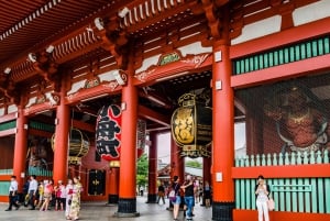 Tokio: zwiedzamy Asakusę, świątynię Sensoji, Skytree i przekąski