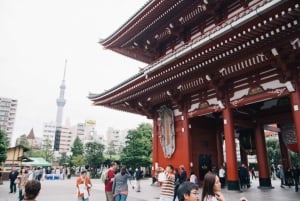 Tokio: zwiedzamy Asakusę, świątynię Sensoji, Skytree i przekąski