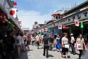 Tokio: zwiedzamy Asakusę, świątynię Sensoji, Skytree i przekąski