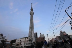 Tokio: zwiedzamy Asakusę, świątynię Sensoji, Skytree i przekąski