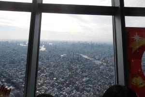 Tokio: zwiedzamy Asakusę, świątynię Sensoji, Skytree i przekąski