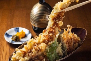 Aito Ueno & Ameyoko Marketin katukeittiökierros Tokiossa