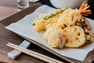 Tokyo Bar Hopping in Shinjuku (All-You-Can-Drink & Dinner)