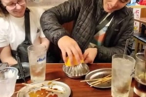 Tokyo Bar Hopping in Shinjuku (All-You-Can-Drink & Dinner)