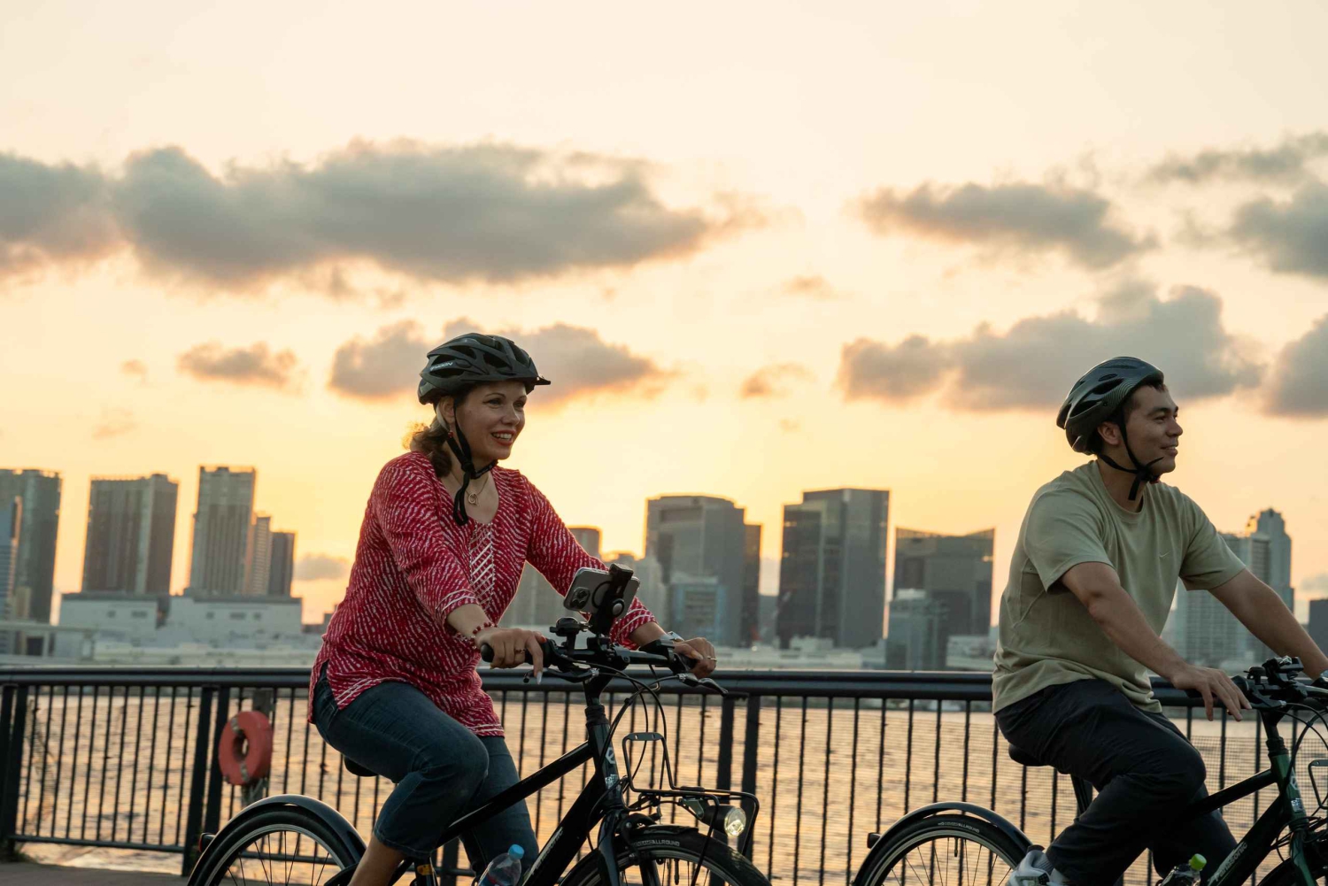 Baia di Tokyo: tour guidato di 3 ore in e-bike con vista notturna al tramonto