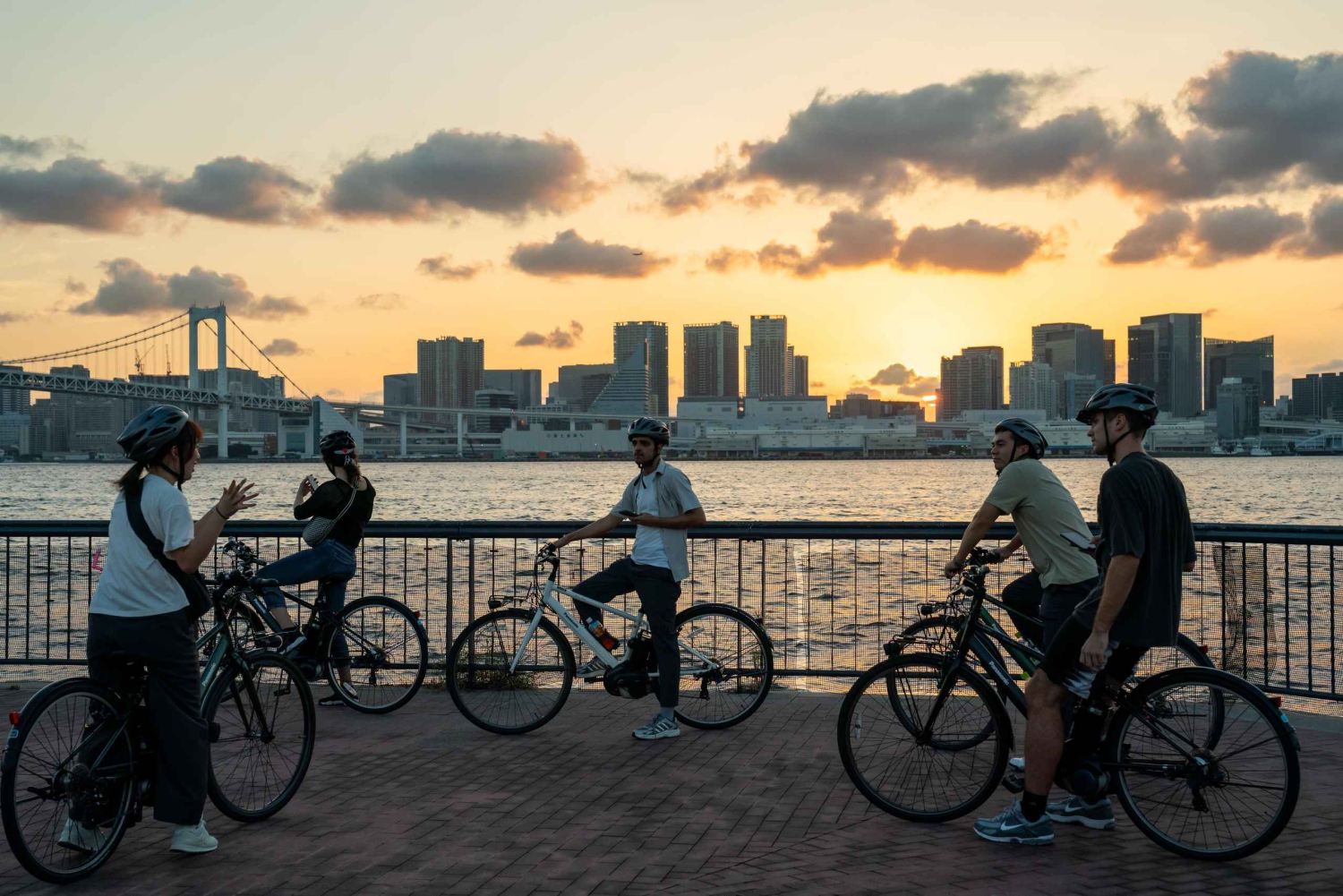 Baia di Tokyo: tour guidato di 3 ore in e-bike con vista notturna al tramonto