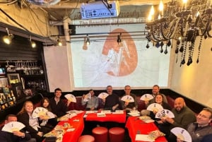 Tokyo: Kalligrafi på kanji-fläkt och rulle med dryck